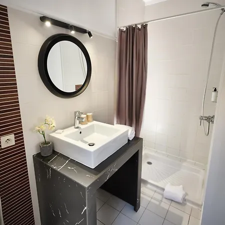 Les Negociants Hotel 2*